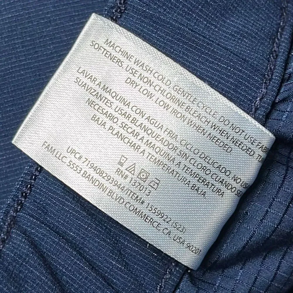 Banana Republic excellent see
